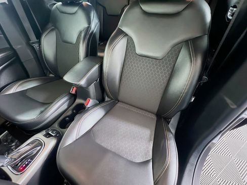 Used 2017 Jeep Compass Latitude w/ Popular Equipment Group image 19