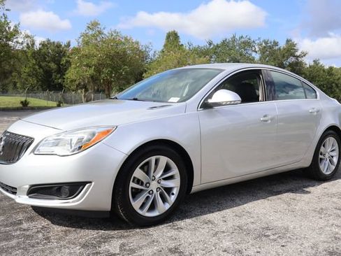Used 2016 Buick Regal FWD image 4