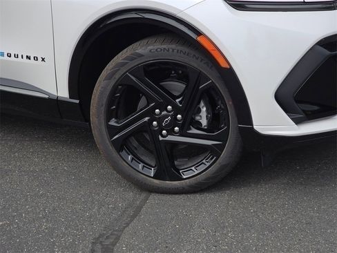 New 2025 Chevrolet Equinox EV RS image 11