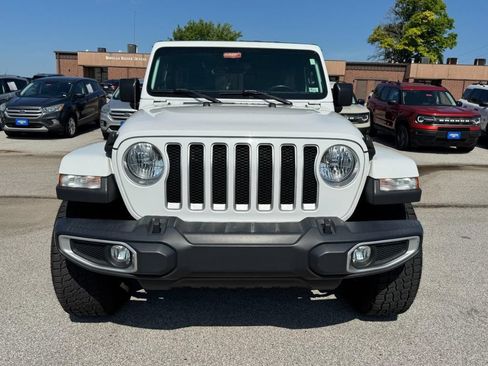 Used 2019 Jeep Wrangler Unlimited Sahara AWD/4WD image 9