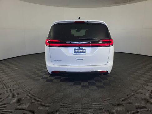 New 2026 Chrysler Pacifica Select FWD image 5