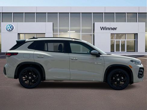New 2026 Volkswagen Tiguan SE R-Line FWD image 6