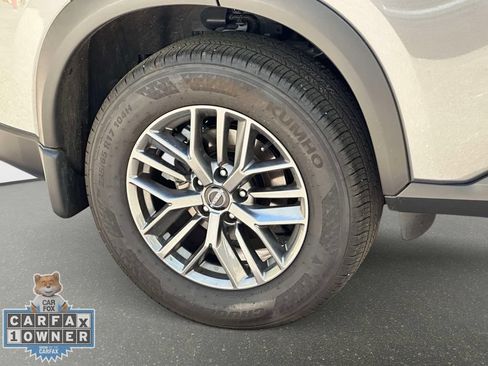 Used 2025 Nissan Rogue S AWD/4WD image 10