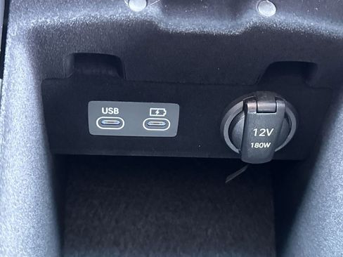 Used 2025 Genesis G80 2.5T image 21