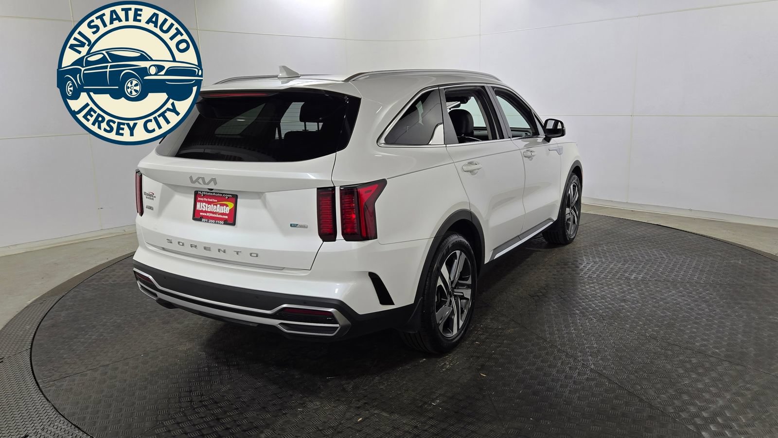 Used 2022 Kia Sorento EX w/ Panoramic Sunroof Package AWD/4WD image 7