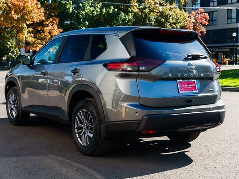 New 2026 Nissan Rogue S image 4