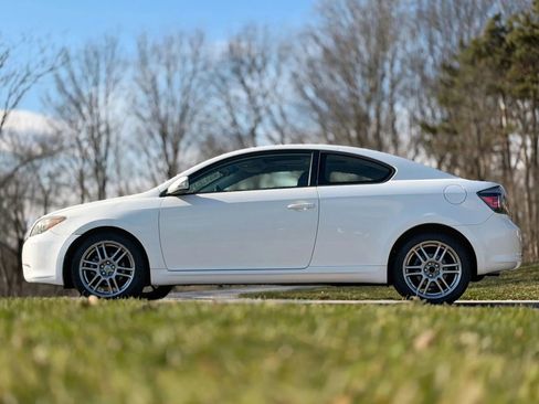 Used 2010 Scion tC FWD image 12