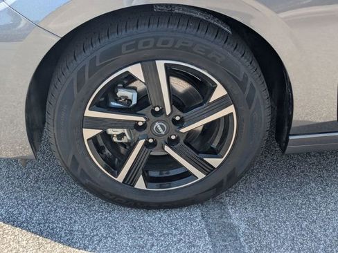 Used 2025 Nissan Sentra SV image 10