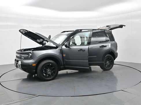 Used 2025 Ford Bronco Sport Badlands image 37