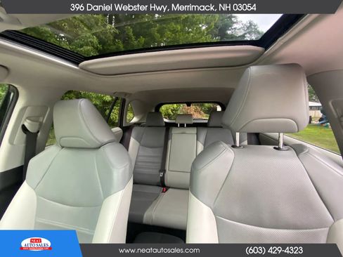 Used 2019 Toyota RAV4 Limited AWD/4WD image 12