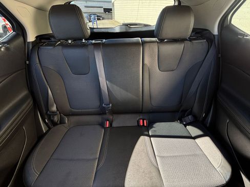 Used 2025 Buick Encore GX Preferred image 38