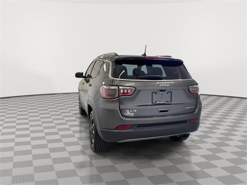 Used 2022 Jeep Compass Limited image 8