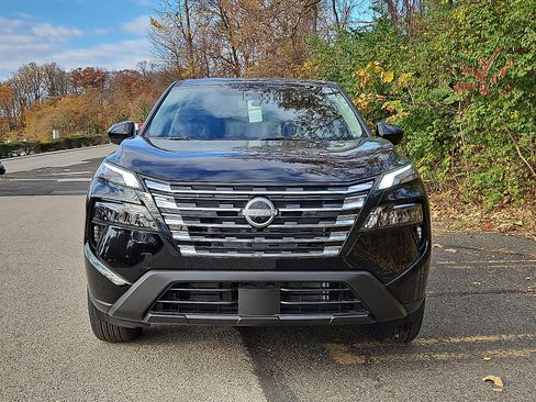 New 2026 Nissan Rogue SV image 2