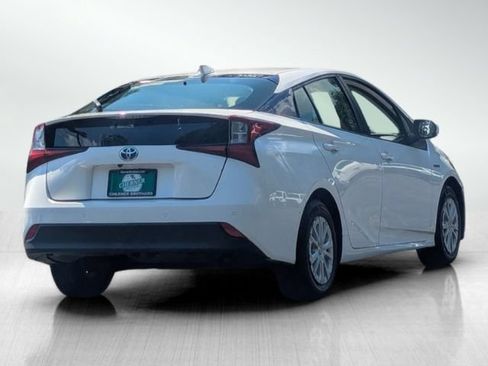 Used 2022 Toyota Prius LE FWD image 4