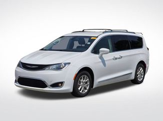 Used 2020 Chrysler Pacifica Touring-L FWD video 2