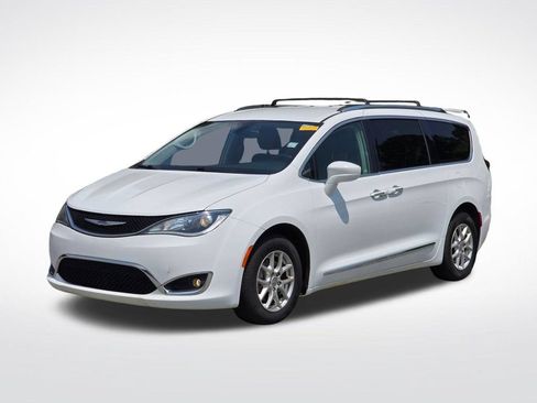 Used 2020 Chrysler Pacifica Touring-L FWD image 2