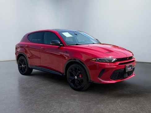Used 2024 Dodge Hornet R/T Plus AWD/4WD image 3