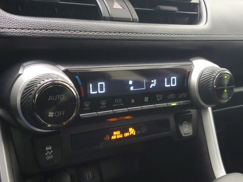Used 2025 Toyota RAV4 XLE FWD image 29