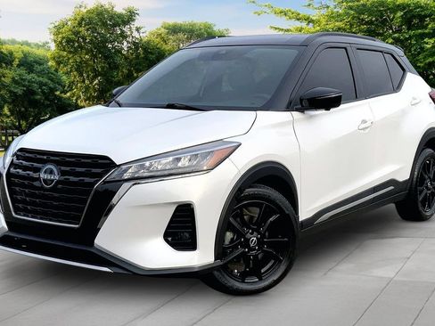 Used 2024 Nissan Kicks SR w/ SR Premium Package FWD image 1