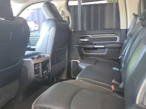Used 2019 RAM 2500 4x4 Crew Cab Laramie image 5