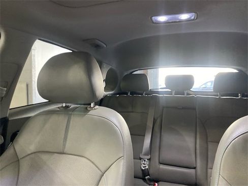 Used 2022 Kia Niro EX Premium image 19