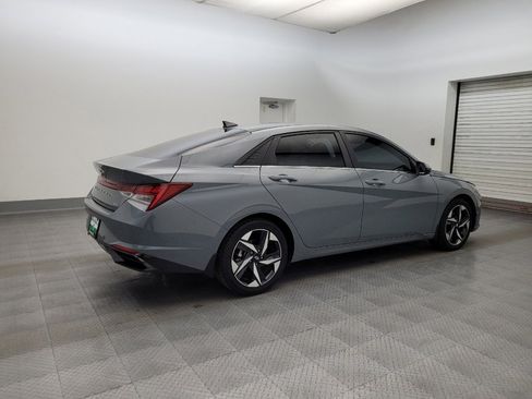 Used 2022 Hyundai Elantra Limited FWD image 10