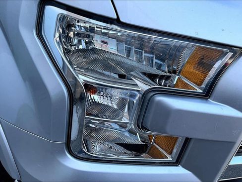 Used 2015 Ford F150 Lariat image 27