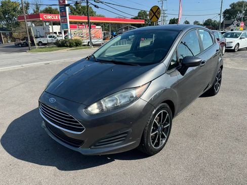 Used 2019 Ford Fiesta SE FWD image 3