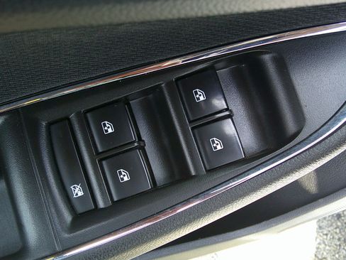 Used 2017 Chevrolet Cruze LS image 17