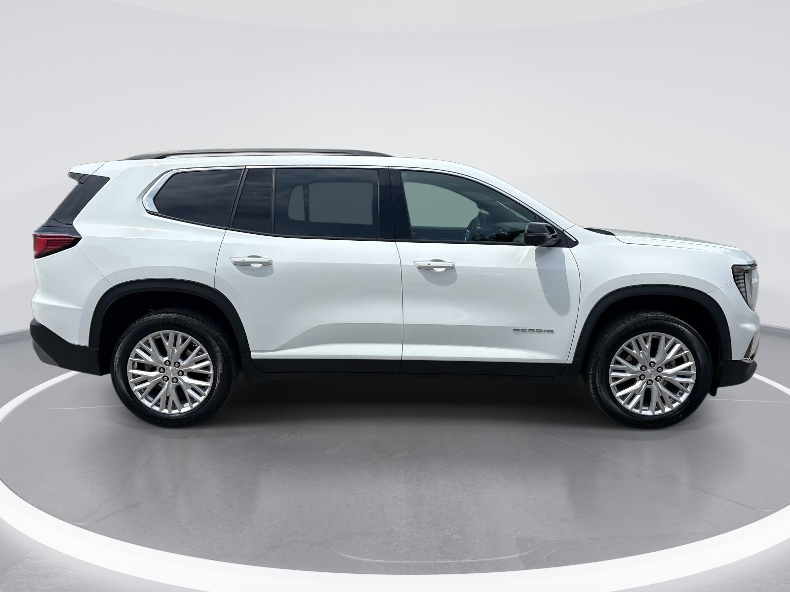 Used 2026 GMC Acadia Elevation w/ Elevation Premium Package FWD image 9