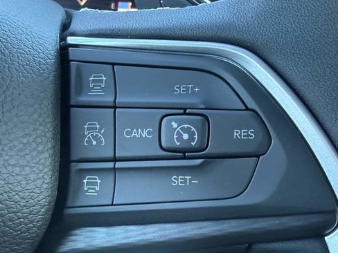 New 2025 Jeep Grand Cherokee L Laredo image 27