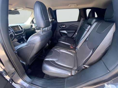 Used 2018 Jeep Cherokee Overland AWD/4WD image 20