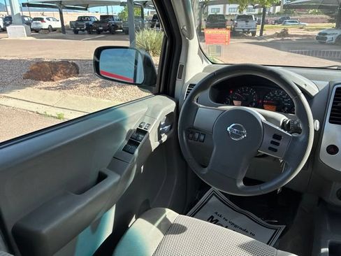 Used 2010 Nissan Frontier SE AWD/4WD image 27