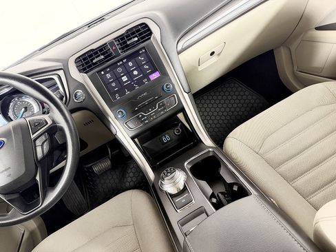 Used 2019 Ford Fusion SE FWD image 60