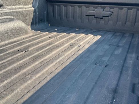 Used 2018 Chevrolet Silverado 2500 LT w/ Midnight Edition AWD/4WD image 18