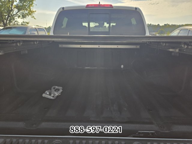 Used 2022 Nissan Frontier SV AWD/4WD image 17