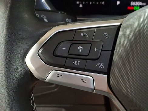 Used 2023 Volkswagen Tiguan SE R-Line image 18