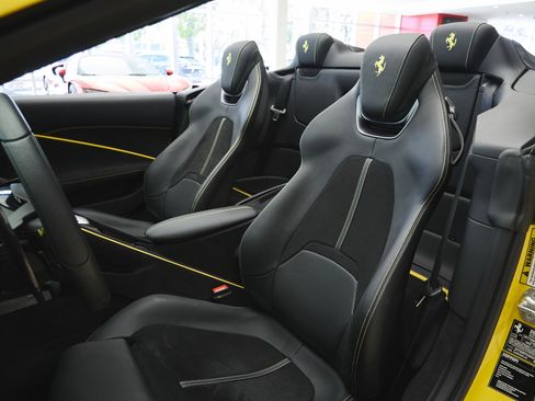Used 2025 Ferrari Roma Spider RWD image 29