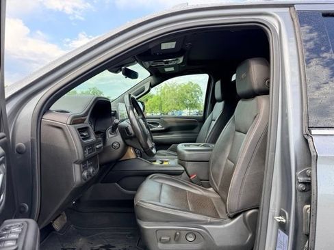 Used 2021 Chevrolet Suburban High Country w/ Premium Package 2 AWD/4WD image 7