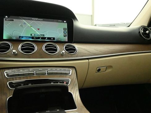 Used 2021 Mercedes-Benz E 350 4MATIC Sedan image 18