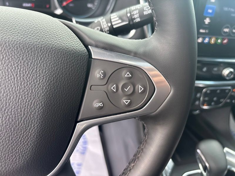Used 2023 Chevrolet Traverse RS AWD/4WD image 39
