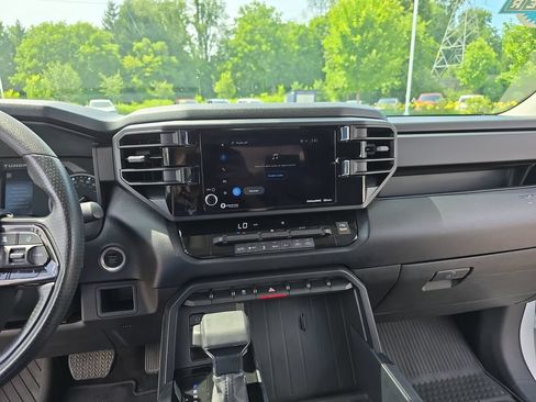 Used 2023 Toyota Tundra SR AWD/4WD image 21