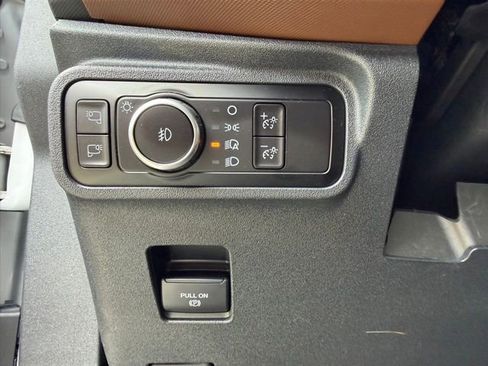 Used 2024 Ford Bronco Outer Banks image 17