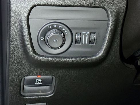 Used 2024 Jeep Grand Cherokee Limited w/ Trailer Tow Package image 9