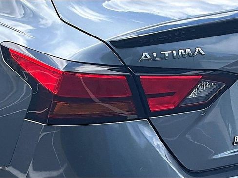 Used 2019 Nissan Altima 2.5 SR FWD image 21