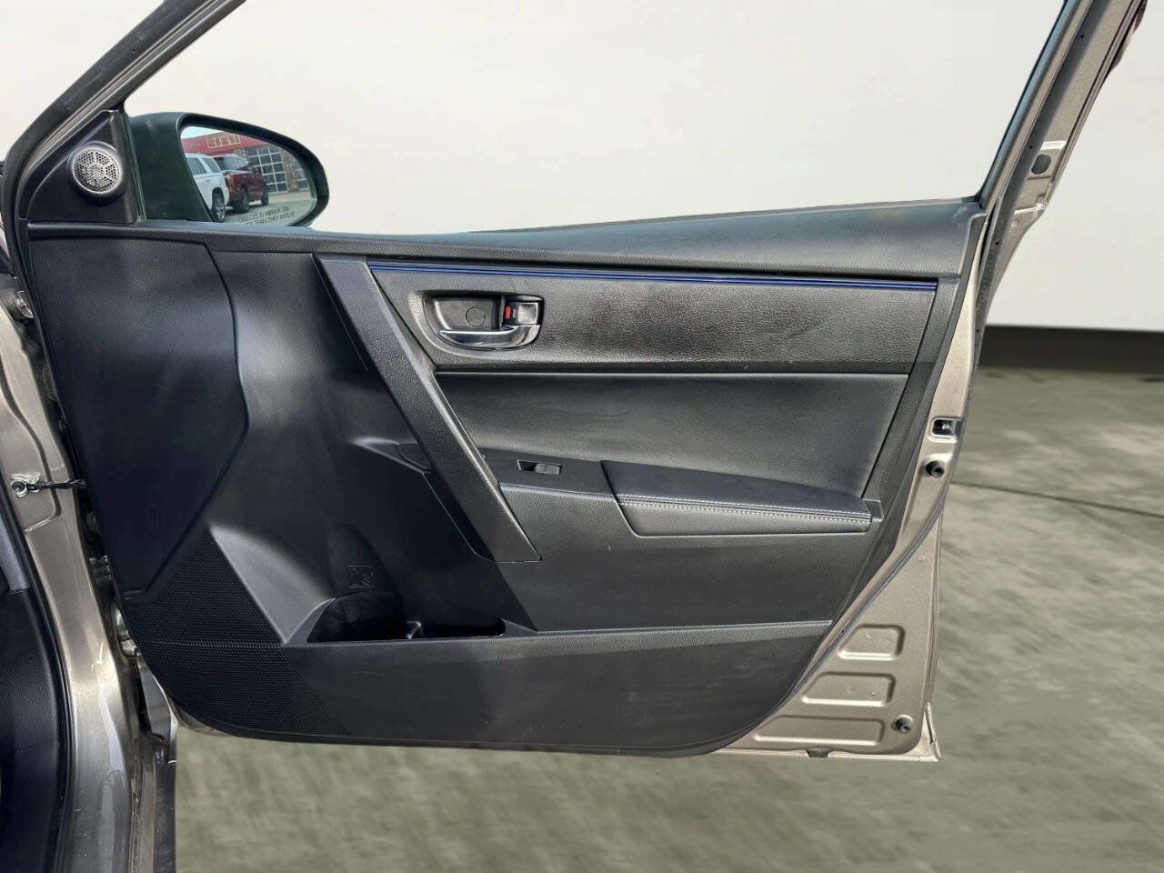 Used 2019 Toyota Corolla SE FWD image 24