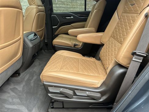 Used 2021 Cadillac Escalade Sport w/ Driver Assist Tech Package image 22