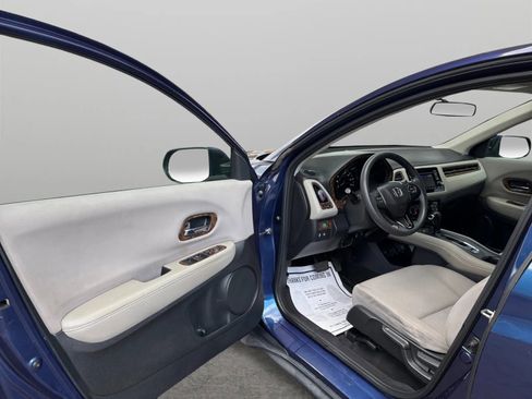 Used 2016 Honda HR-V LX image 9