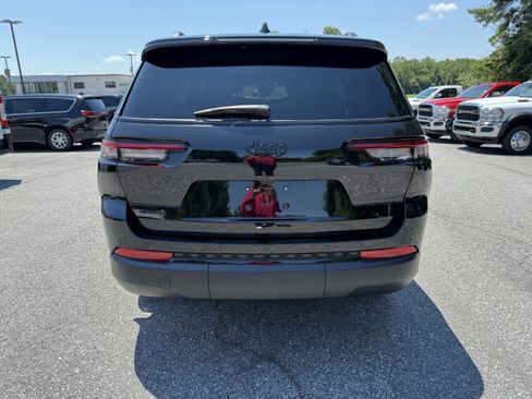 New 2025 Jeep Grand Cherokee L Altitude AWD/4WD image 6
