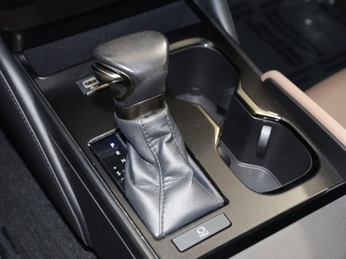 Used 2023 Lexus ES 350 w/ Accessory Package (Z2) image 7